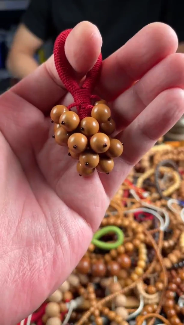 吊坠猴头核桃王胖子文玩工作室葡萄串红绳