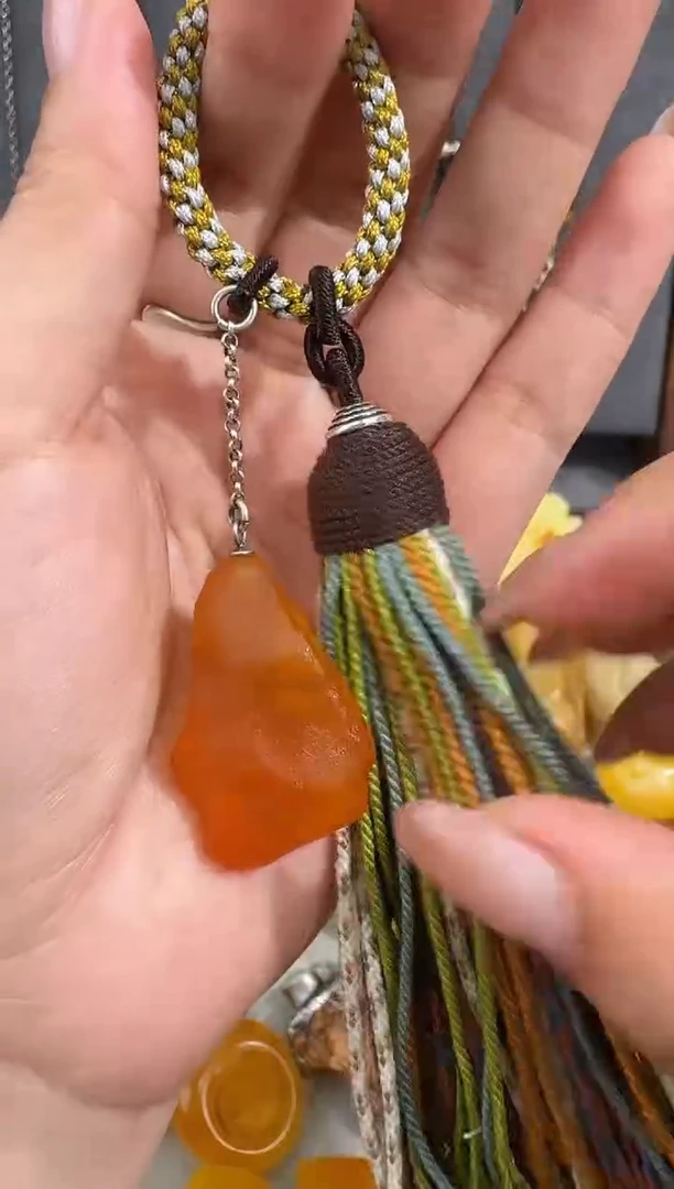 未镶嵌琥珀裸石琥珀