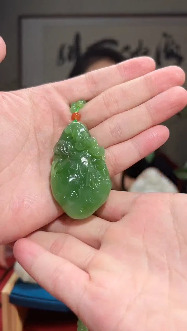 未镶嵌和田玉挂件乐姐（碧玉）41