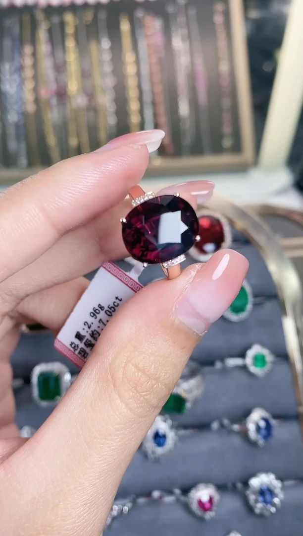 戒指18K金镶嵌碧玺·