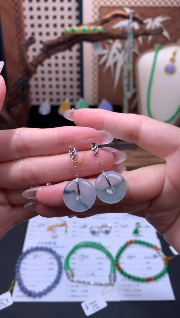 18K金镶嵌定制翡翠48小时鉴赏期 退货不扣服务费