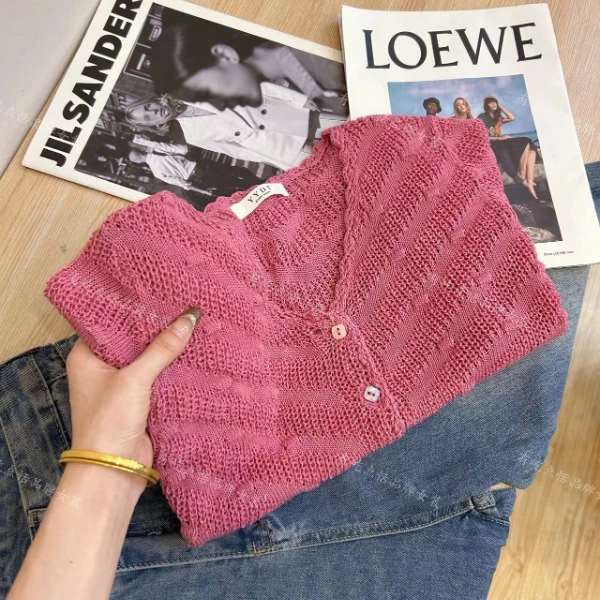 474新款超火减龄独特漂亮初夏小上衣绿色v领针织短袖t恤女