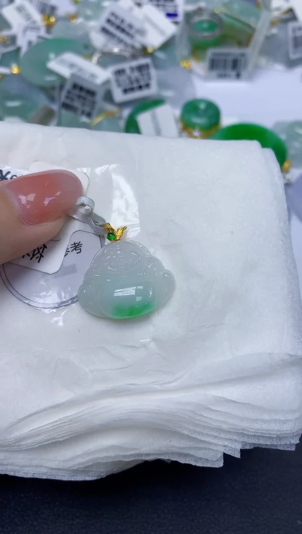 颈饰18K金镶嵌翡翠天然缅甸翡翠A货多样性发一件