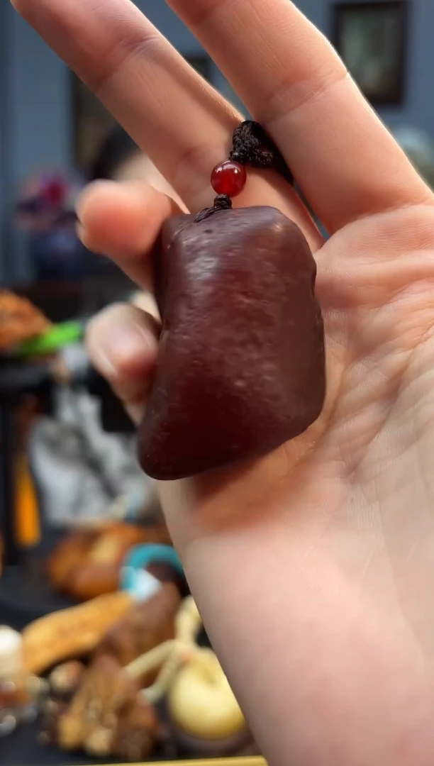 琥珀颈饰未镶嵌吊坠