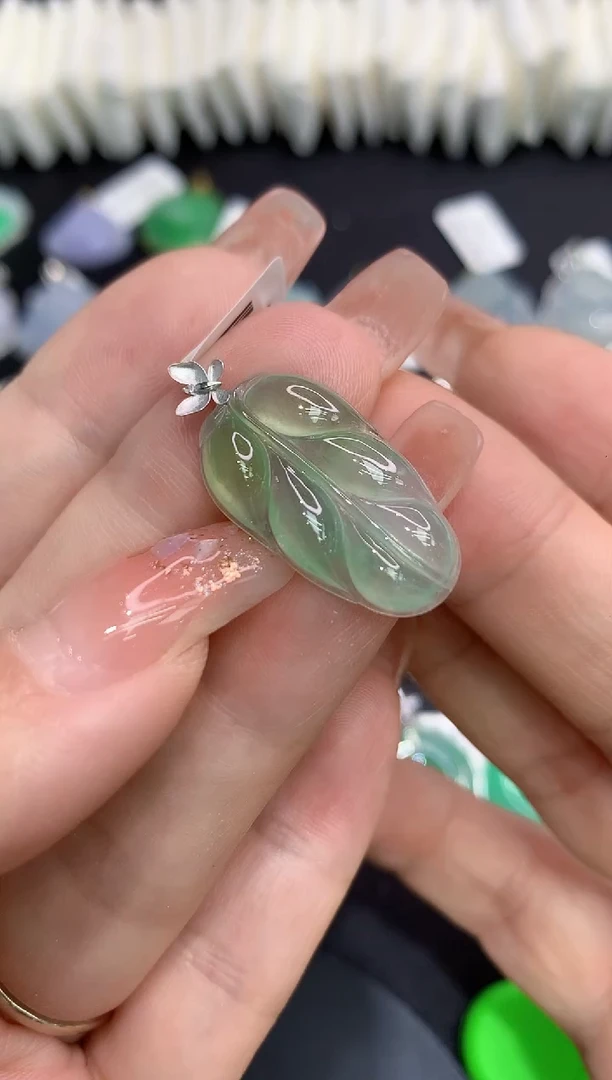吊坠(不含链)18K金镶嵌翡翠111111111111