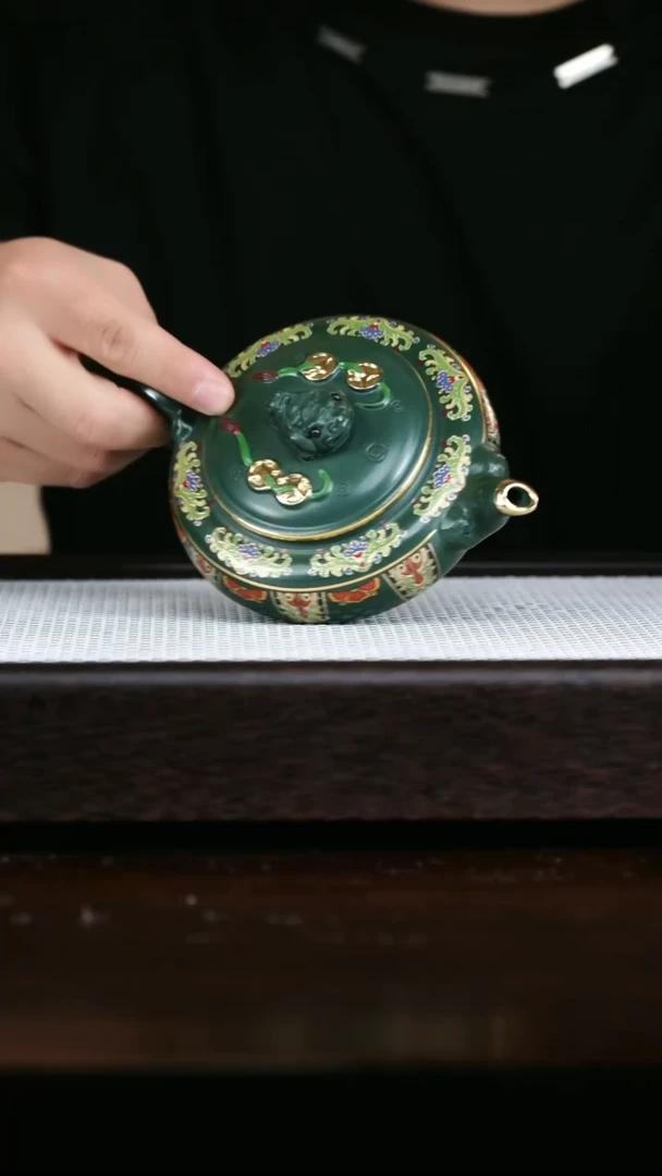 茶杯紫砂绿泥三足金蝉270cc