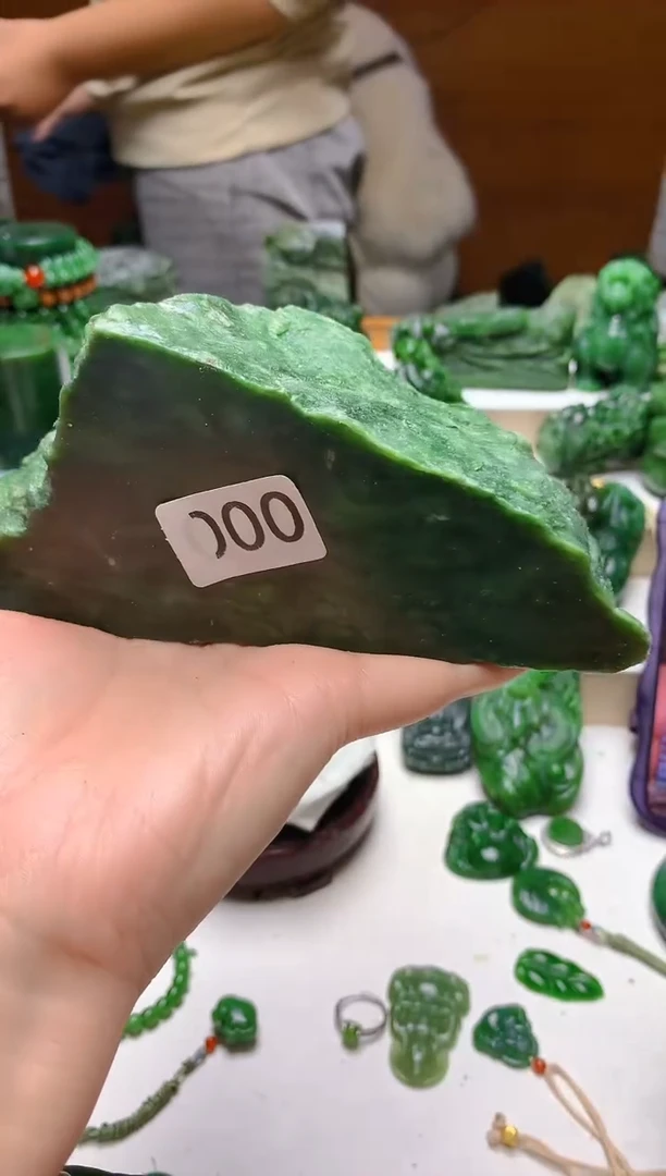 未镶嵌和田玉（碧玉）珠宝半成品1