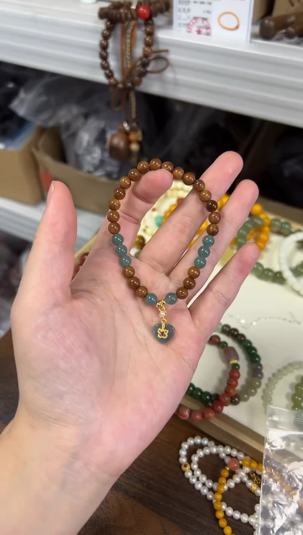 未镶嵌库克吊坠特A库克翡翠爱心款手链[0137]