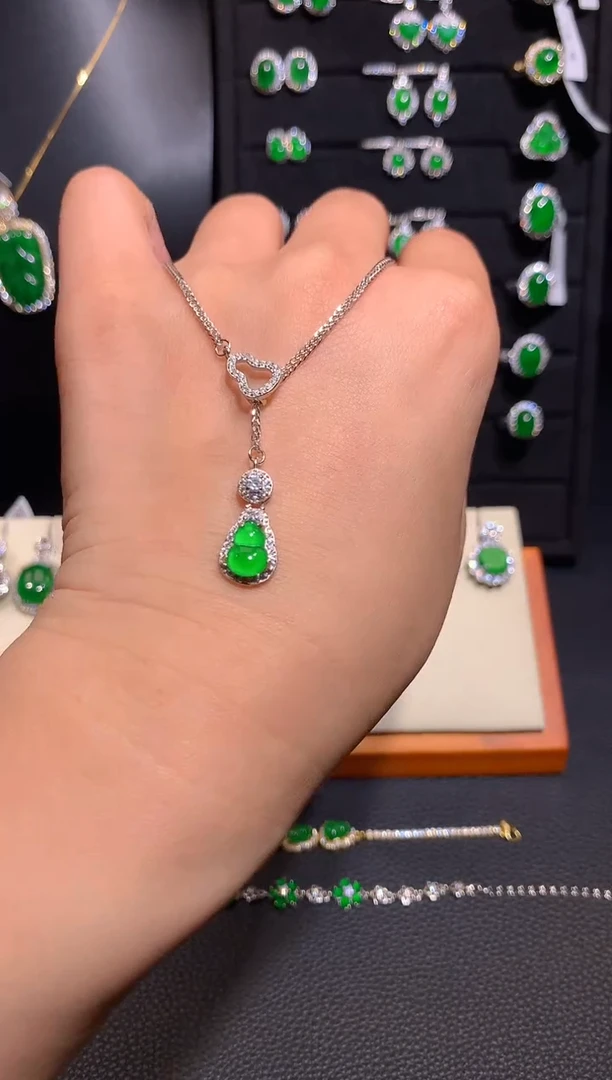 【闪购商品】翡翠颈饰银S925镶嵌多样性