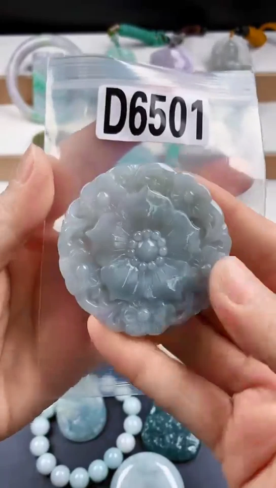 颈饰未镶嵌翡翠天然翡翠吊坠挂件