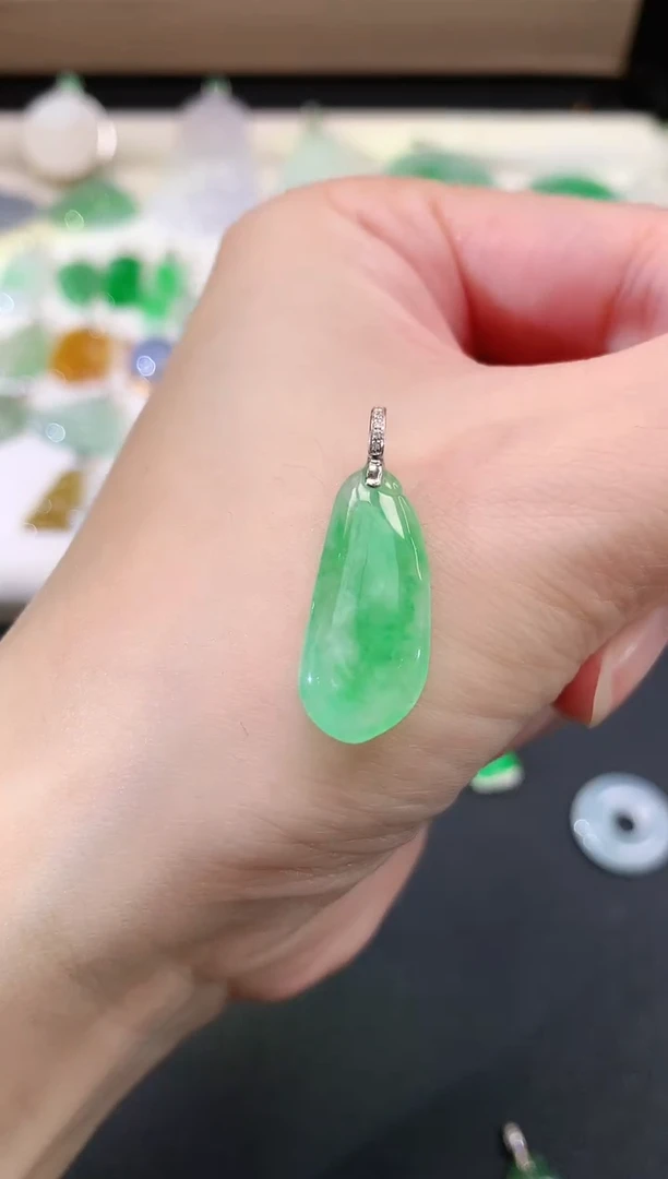 吊坠(不含链)18K金镶嵌翡翠|1680