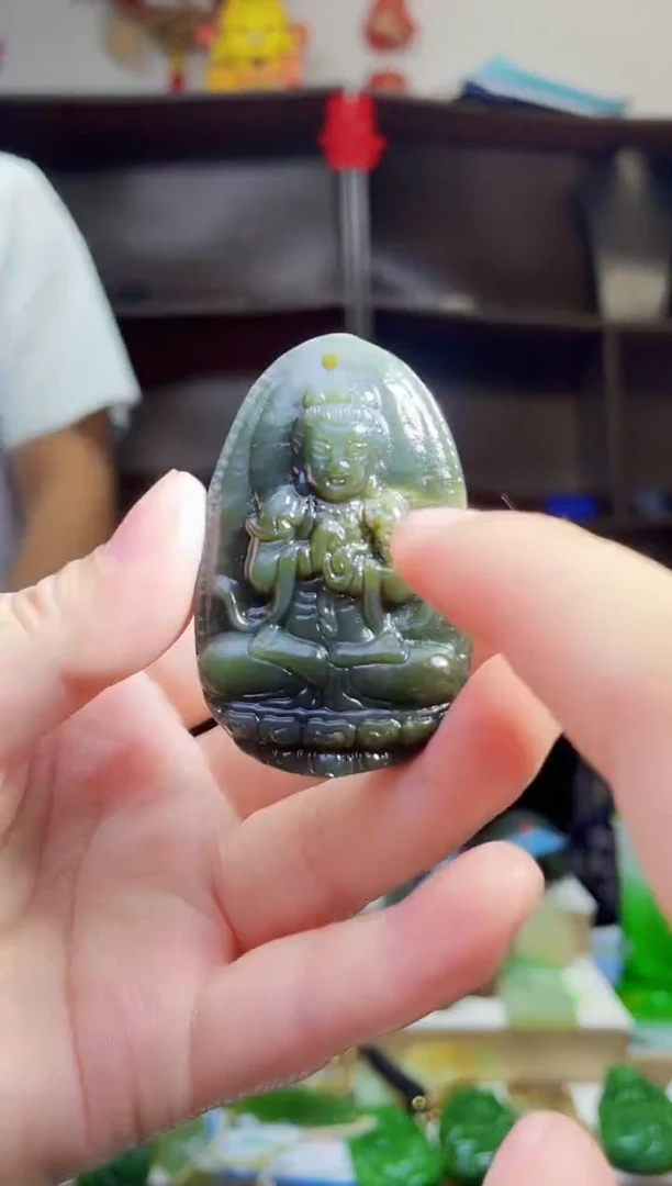 和田玉未镶嵌颈饰1