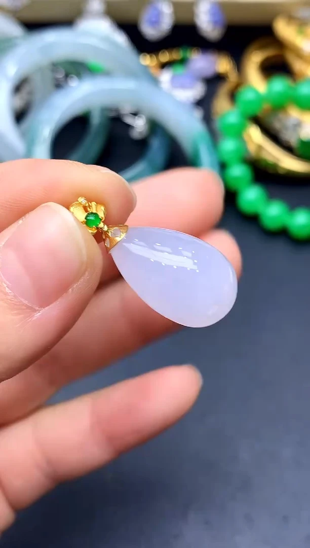 颈饰18K金镶嵌翡翠167 -中国好珍宝