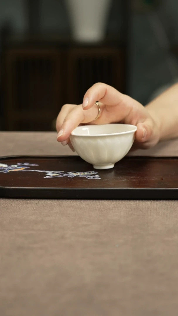 鸡心莲瓣胎体薄点