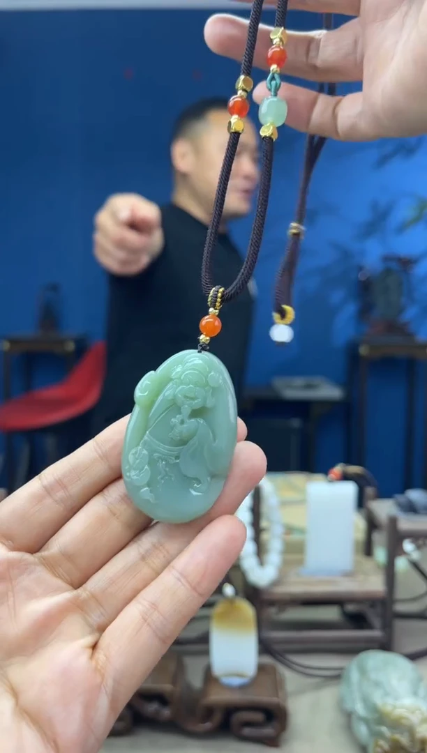 和田玉未镶嵌颈饰1