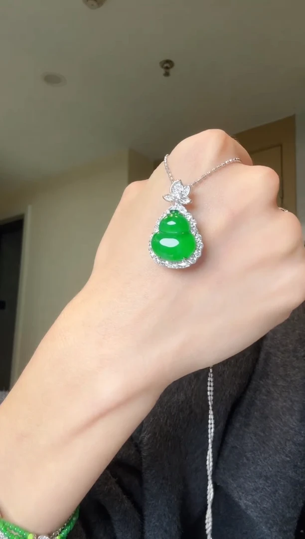 【闪购商品】翡翠吊坠(不含链)银S925镶嵌天然翡翠吊坠