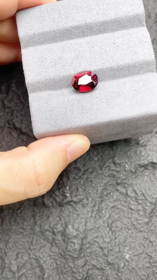 【闪购商品】石榴石5CT未镶嵌---------