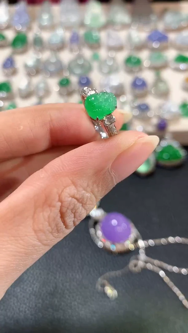 18K金镶嵌戒指翡翠n7