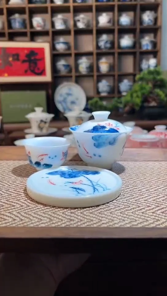 【闪购商品】手绘荷花锦鲤盖碗+送一杯+送盖置