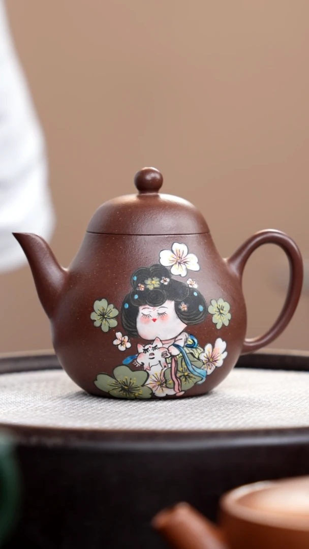 茶壶紫砂紫泥梨形泥绘唐美人