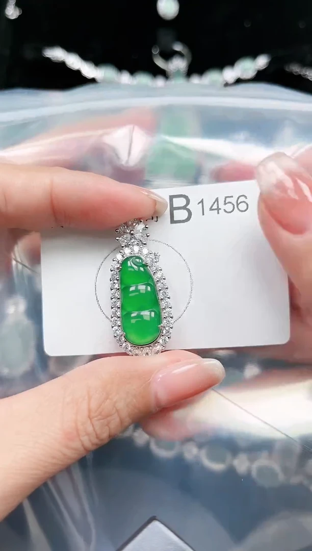 【闪购商品】翡翠颈饰未镶嵌1456赠皮绳