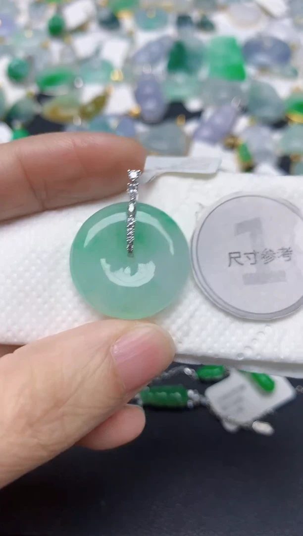 颈饰18K金镶嵌翡翠天然缅甸A货翡翠