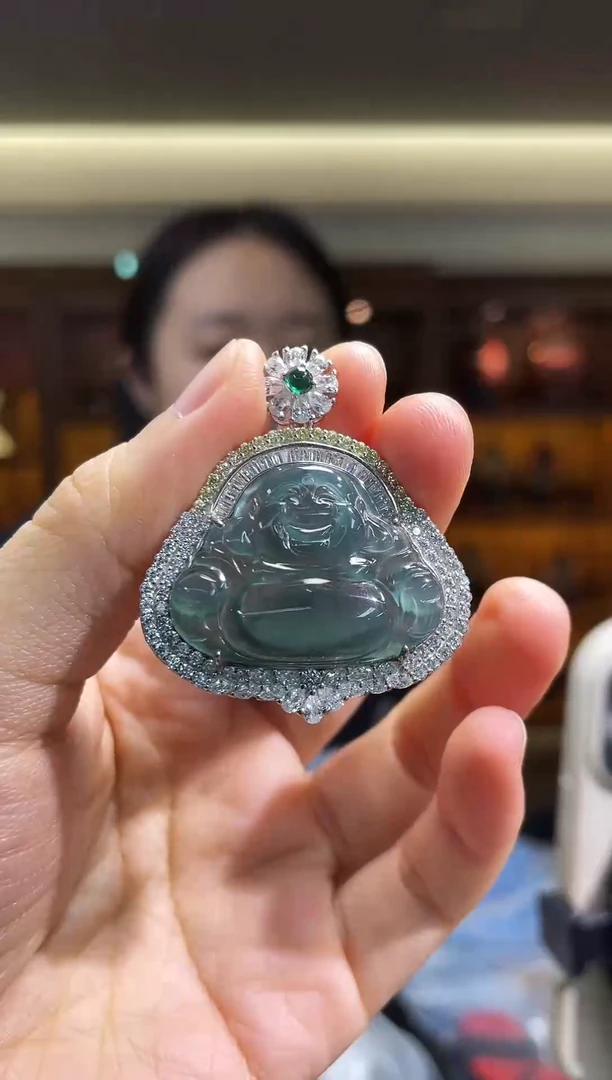 颈饰未镶嵌翡翠（多样性发一件）