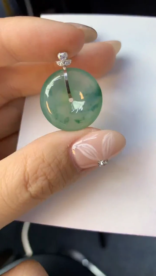 颈饰18K金镶嵌翡翠天然缅甸a货翡翠百元以上9元证书费自理