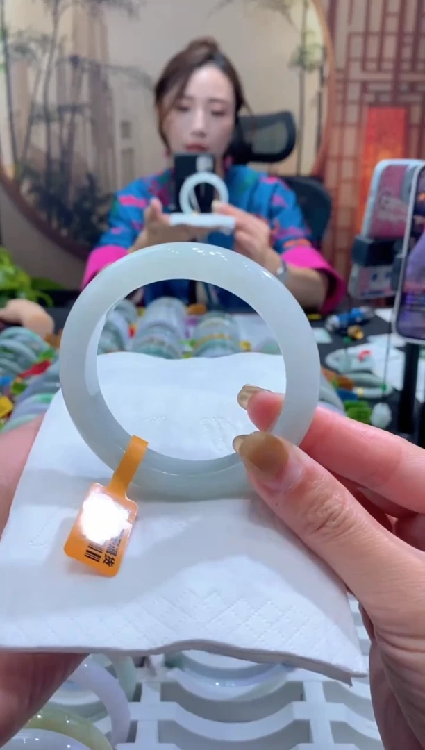 未镶嵌手镯翡翠000089336