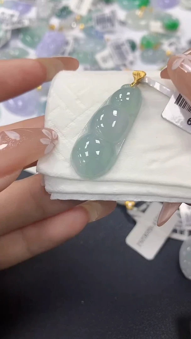 颈饰18K金镶嵌翡翠a货假一赔三支持复检百元上9元证书费自理