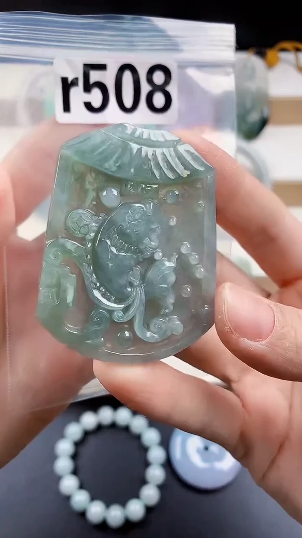 颈饰未镶嵌翡翠天然翡翠吊坠挂件