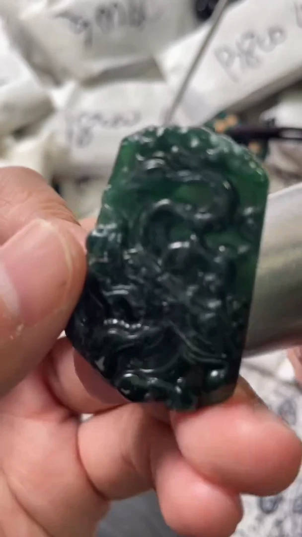 颈饰未镶嵌翡翠8