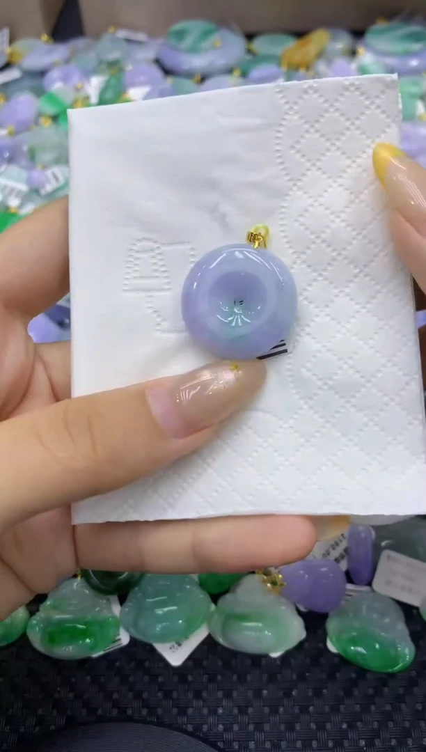 颈饰18K金镶嵌翡翠天然缅甸翡翠A货