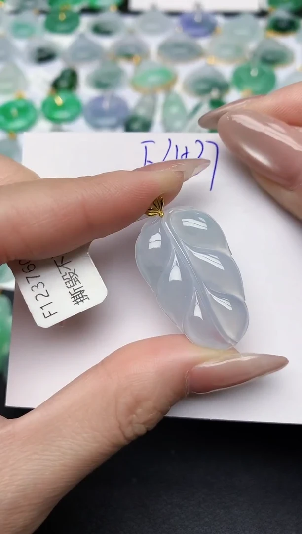 颈饰18K金镶嵌翡翠天然缅甸A货翡翠百元以上9元证书费自理