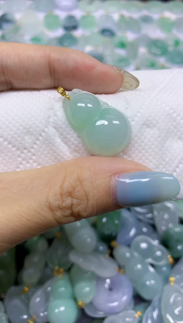 翡翠18K金镶嵌颈饰天然翡翠A货
