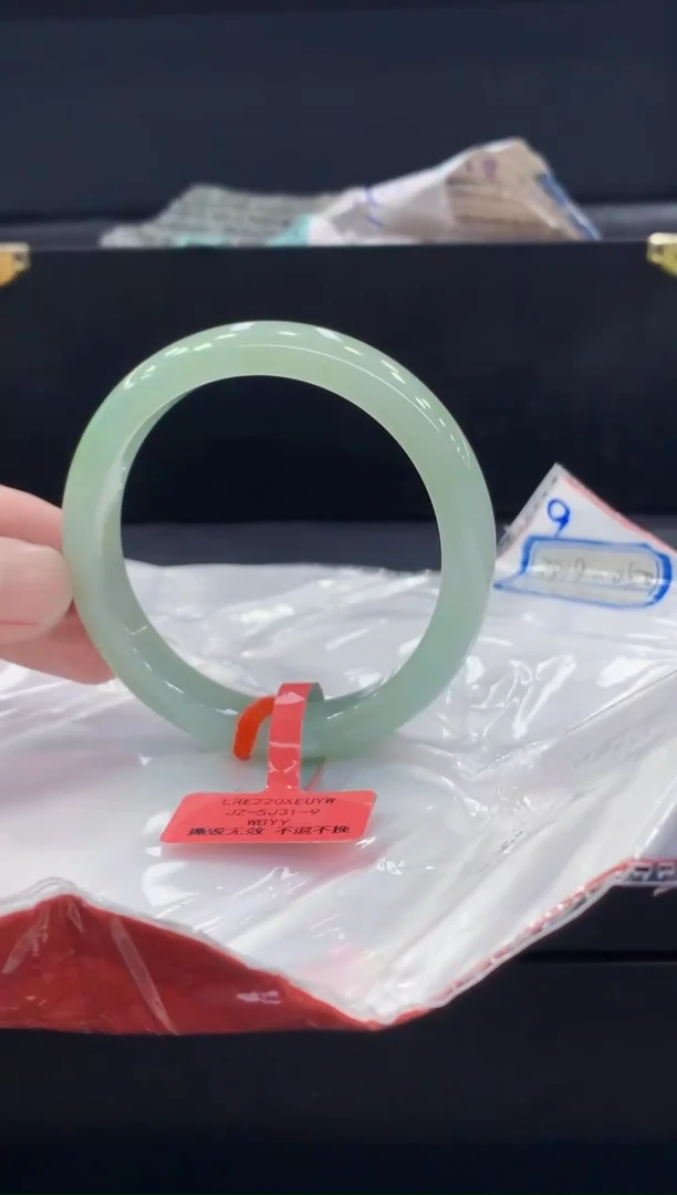 未镶嵌手镯翡翠翡翠手镯