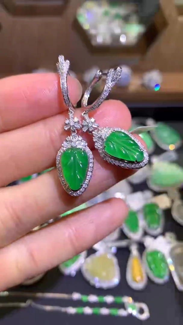 【闪购商品】翡翠吊坠(不含链)18K金镶嵌耳坠