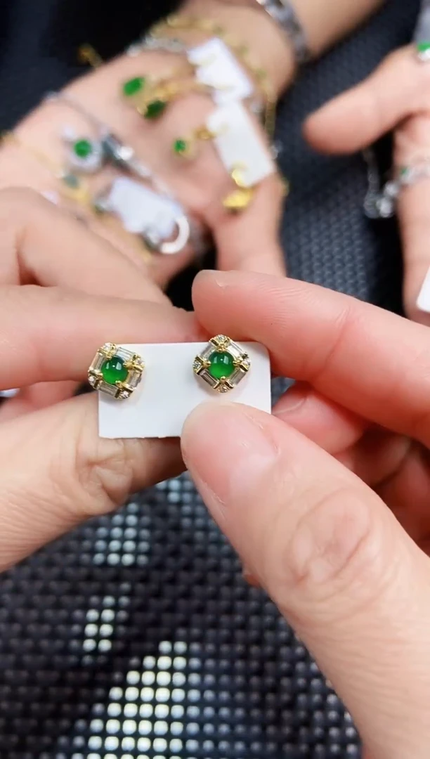 【闪购商品】翡翠耳饰未镶嵌111111111