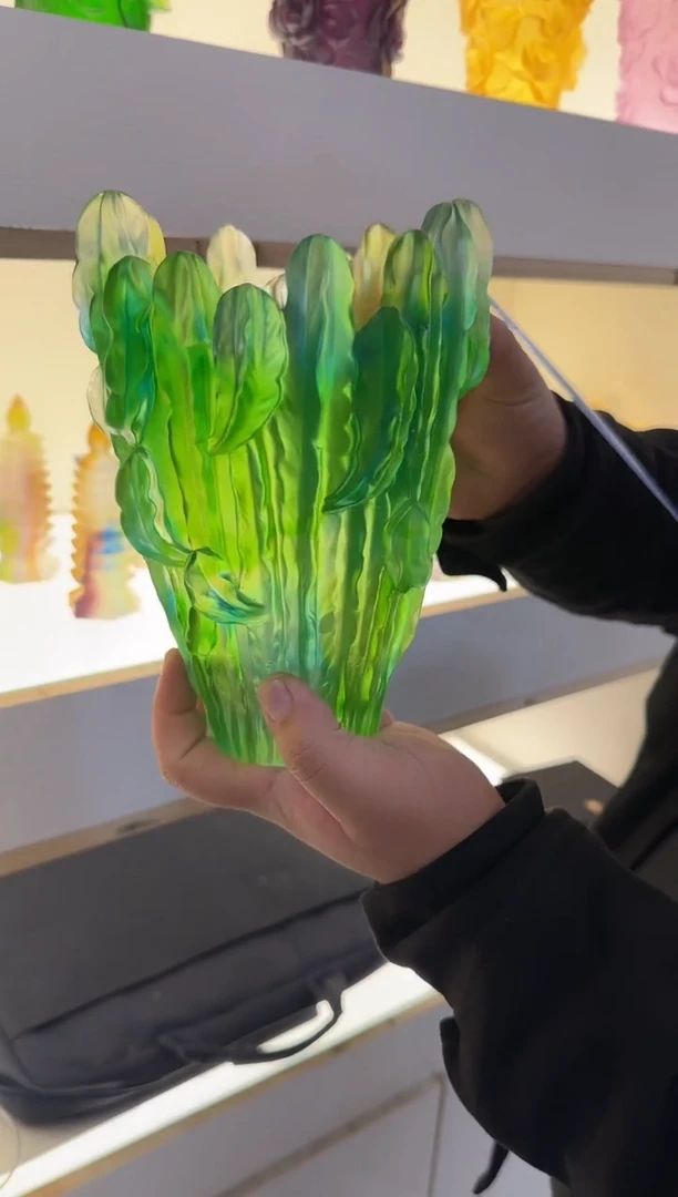 手工艺品琉璃仙人掌花瓶22厘米高
