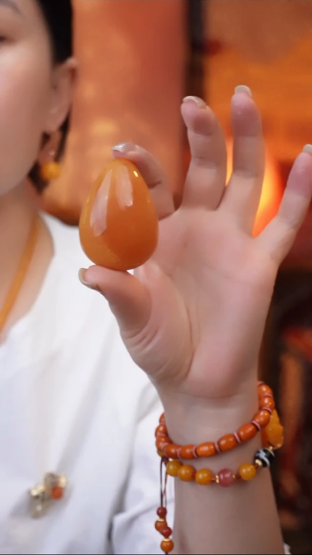 琥珀吊坠(赠链)未镶嵌天然琥珀蜜蜡水滴吊坠