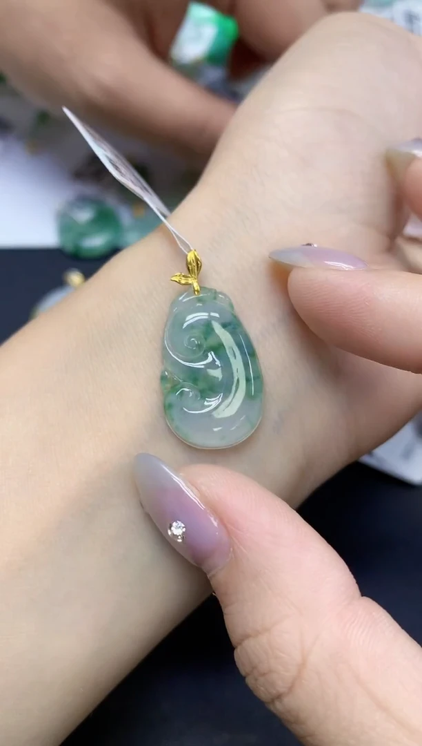 颈饰18K金镶嵌翡翠天然缅甸翡翠A货百元以上9元证书费自理