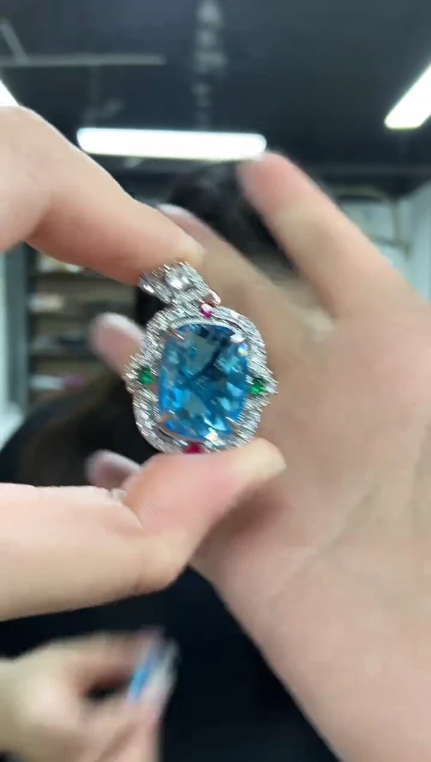 【闪购商品】托帕石吊坠(不含链)未镶嵌多样性发其一颜色微差