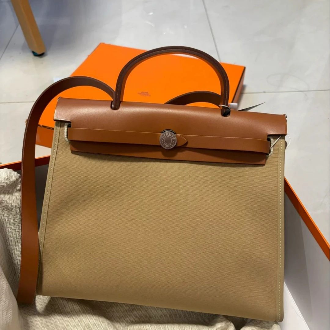 95新 Hermes/爱马仕 小花6珊 Herbag 31 34黄褐色 帆布牛皮 C刻