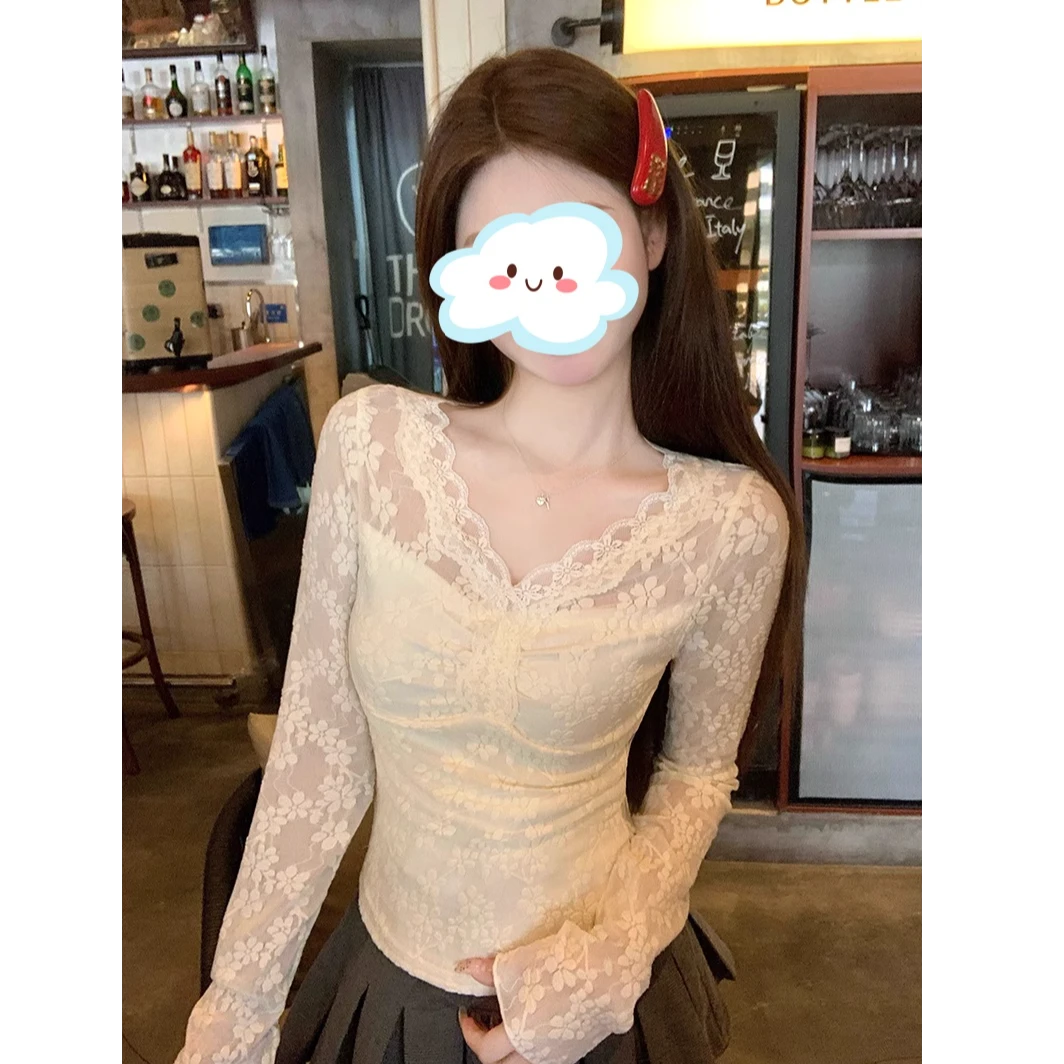 纯欲性感v领镂空上衣女春秋小香风爆款蕾丝打底衫内搭可外穿小衫