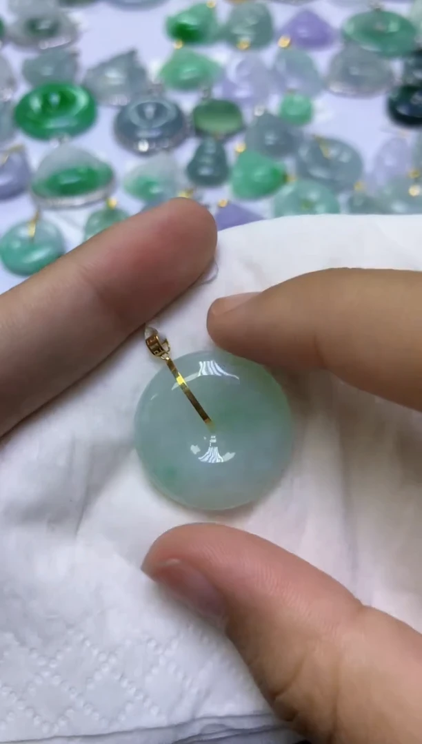 翡翠18K金镶嵌颈饰天然缅甸A货翡翠