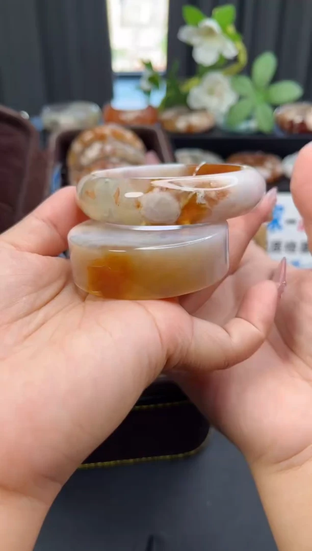 石英质玉手镯未镶嵌赠送镯心（58圈口）