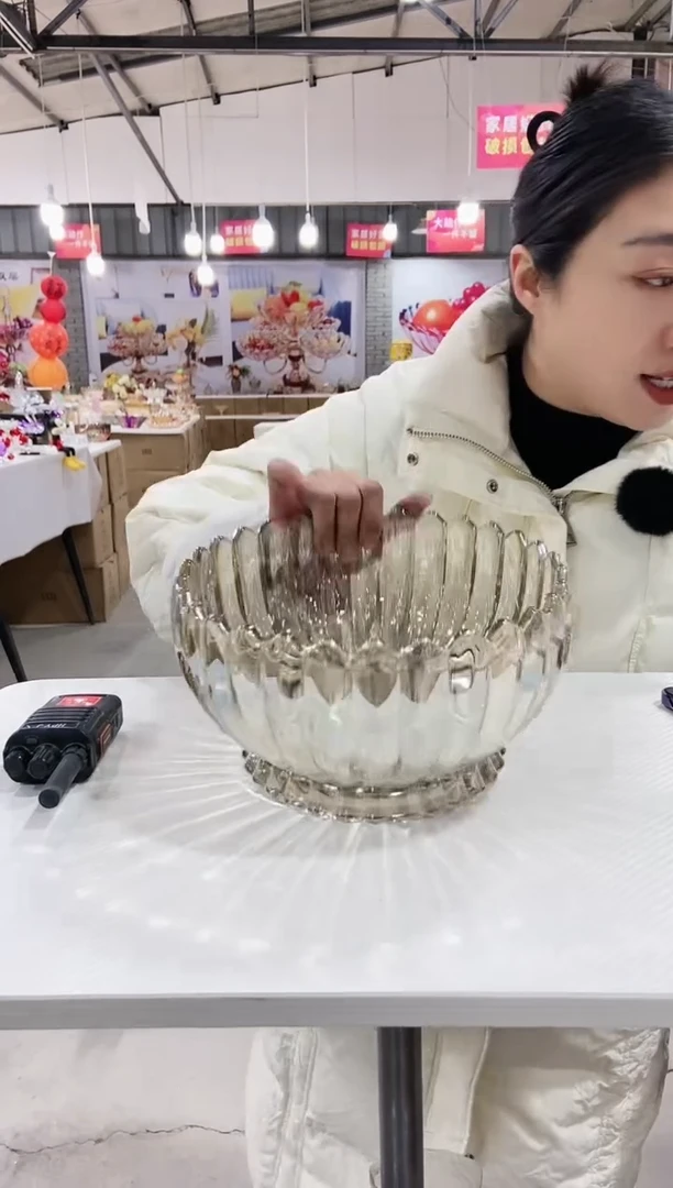 【闪购商品】玻璃茶色莲花果斗