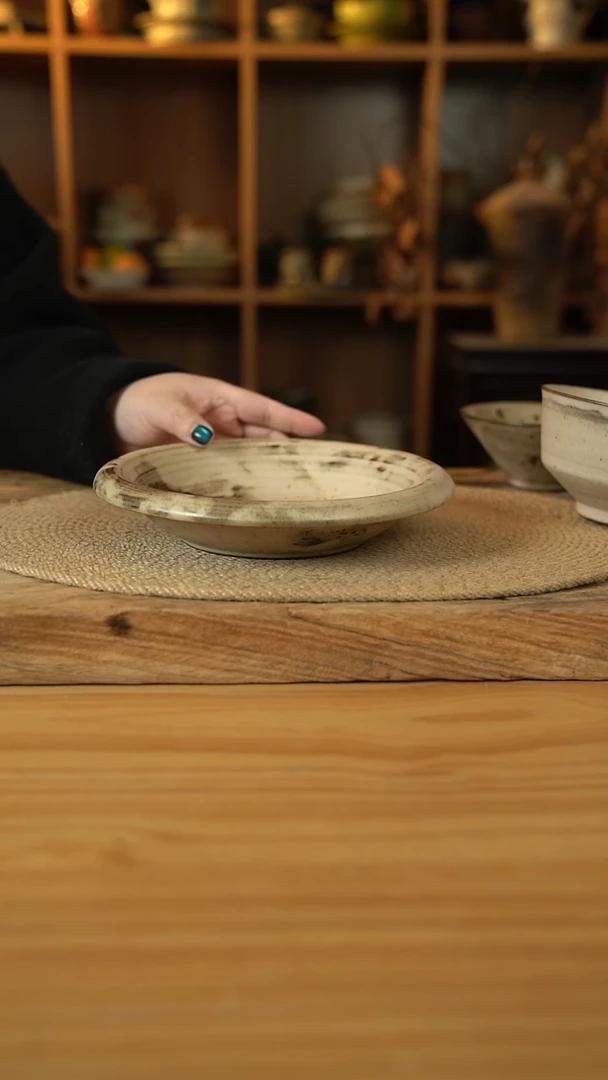 奶咖系列的8英寸内螺纹翻边盘1个