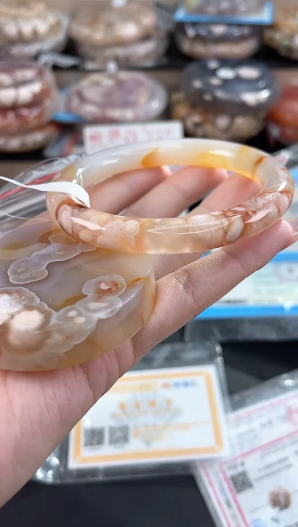 未镶嵌手镯石英质玉60