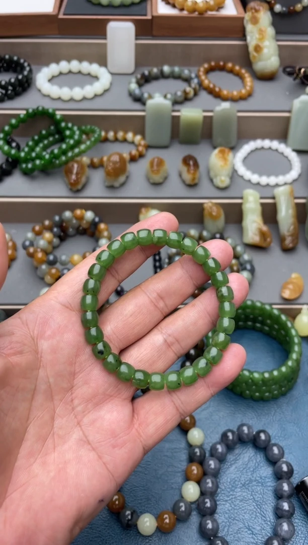 手串未镶嵌和田玉ネ****.碧玉直切